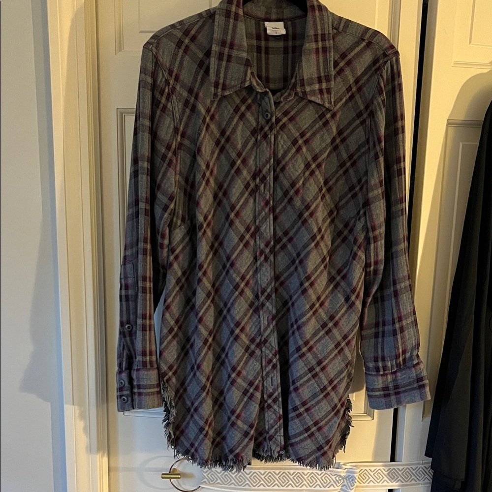 Cabi Plaid Button-Up diagonal design Shirt - Gray and pink